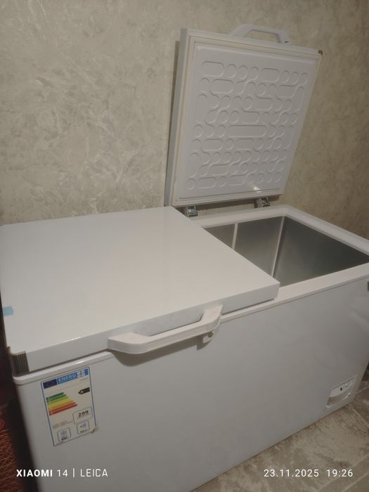 Морозильник почти новый