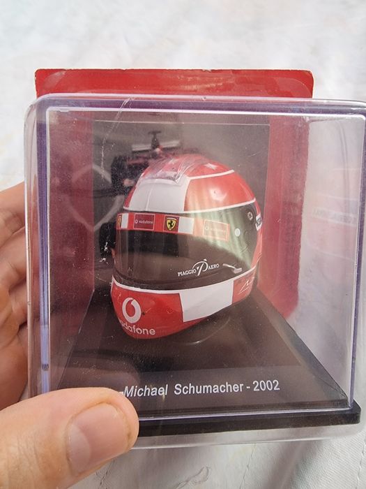 Michael Schumacher F1 ferrari f2002 Helmet 1:5 World champion