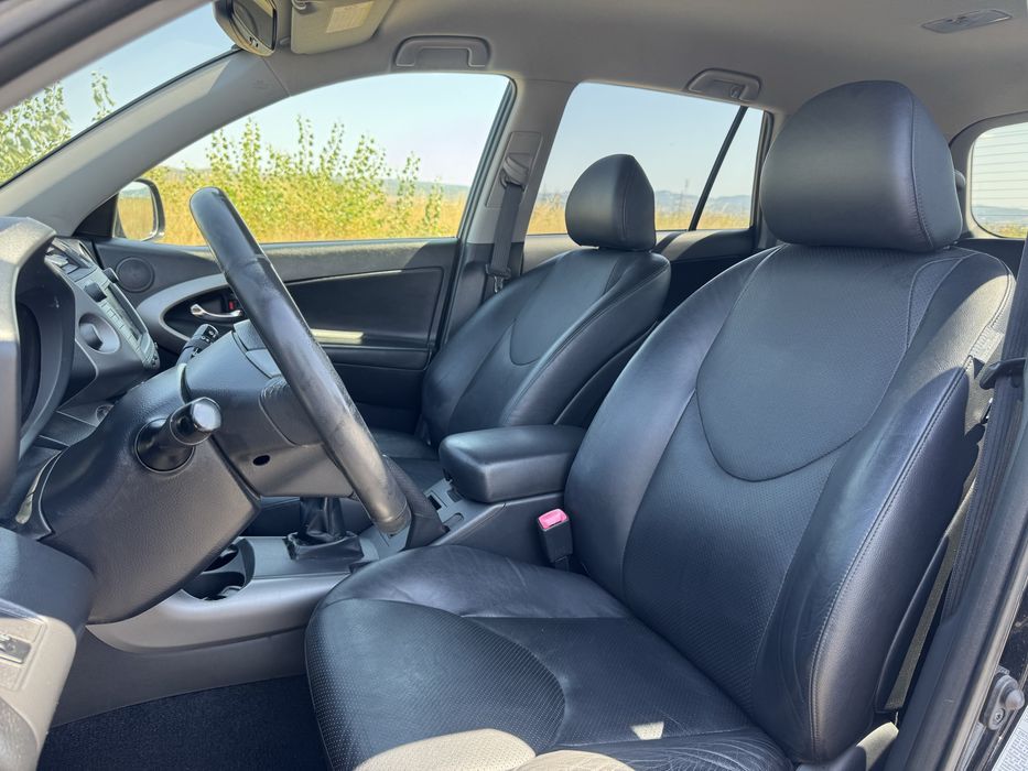 Toyota Rav4 2.2 Diesel 177cp 4x4 / Piele / Navi / KeyLess *2008*