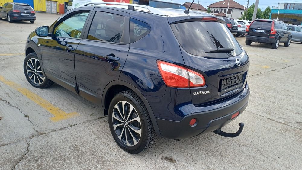 Nissan Qashqai 1.5 dci 110 cai 6 trepte ,clima,navi,panorama,camere 360  Import Germania