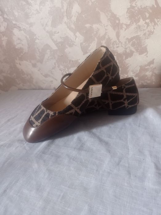 Балетки, макасы, сандали, шлепки