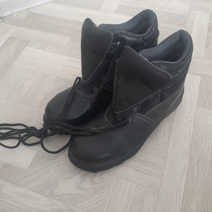 Продам ботинки  осенние