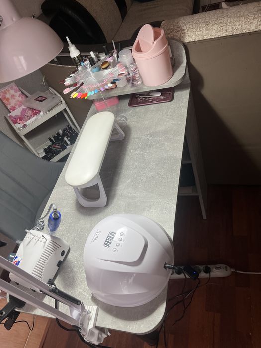 Стол для мастера маникюра