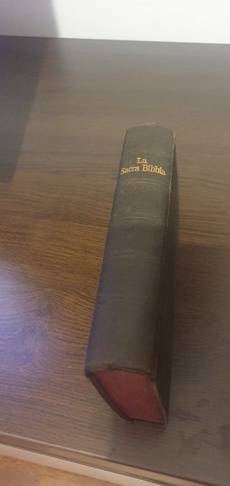 Vând două  biblii din perioada interbelică