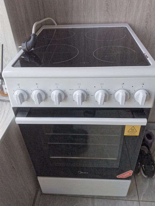 Продам электроплиту