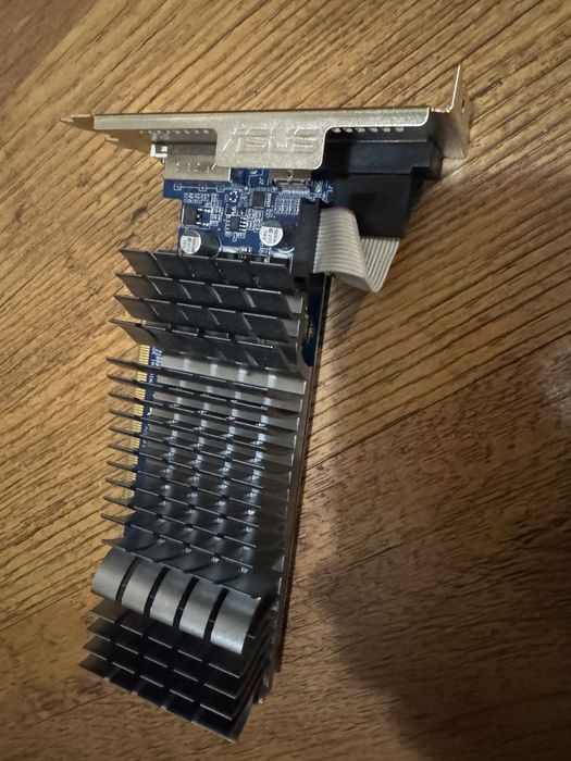 Placa video Asus 1GB