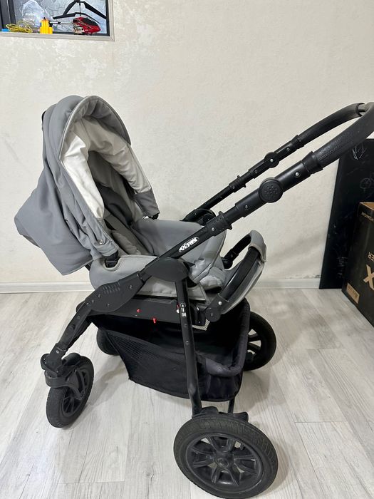 Детская коляска три в одном