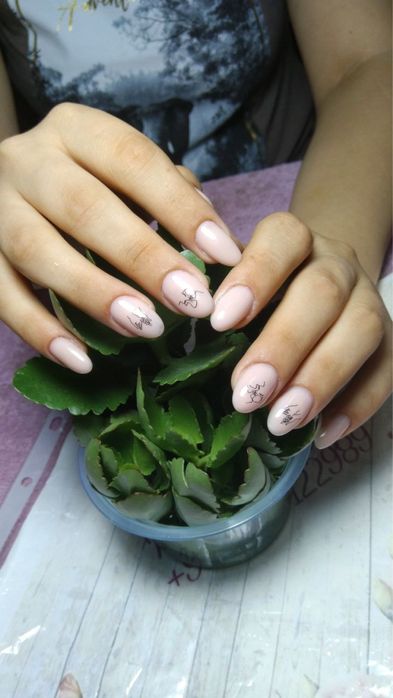 Маникюр . Педикюр.