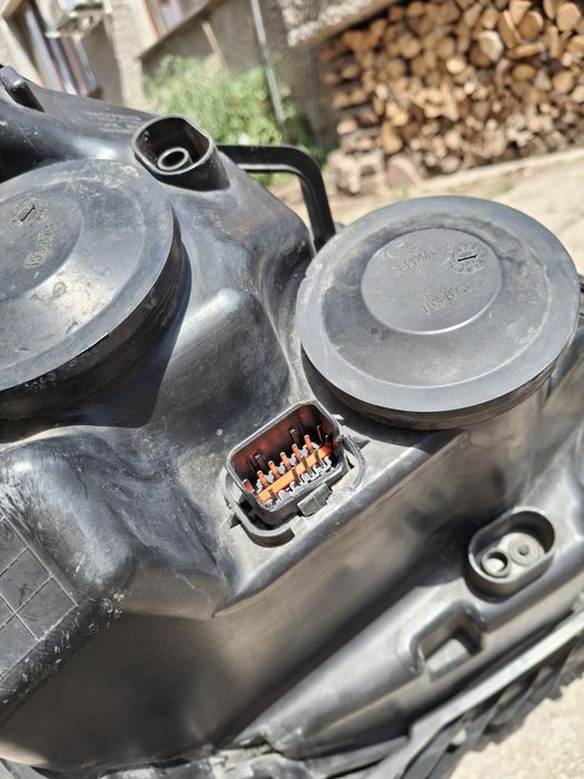 Фарове за citroen c4 grand picasso 2009