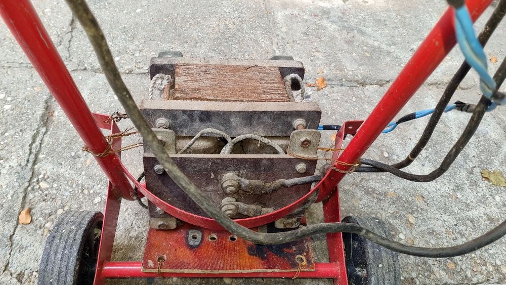 Aparat de sudură cu transformator – FUNCȚIONAL – construcție robustă, pe roți