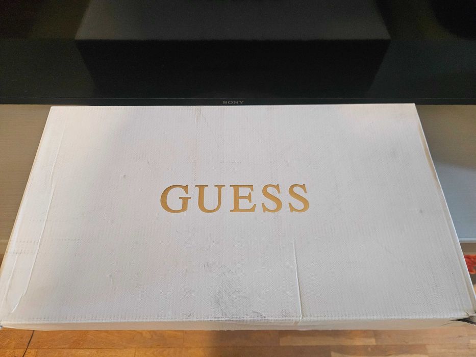 Дамски кожени ботуши GUESS