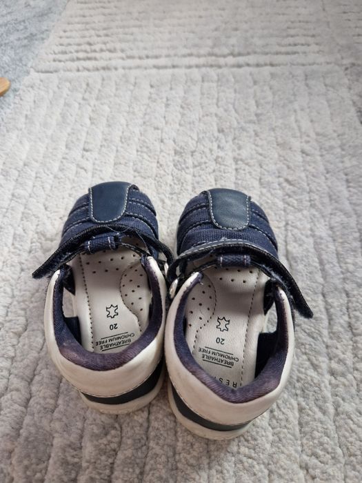 Бебешки сандали geox