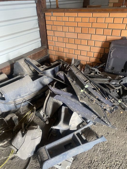 Продам пластик салона Мерс w202