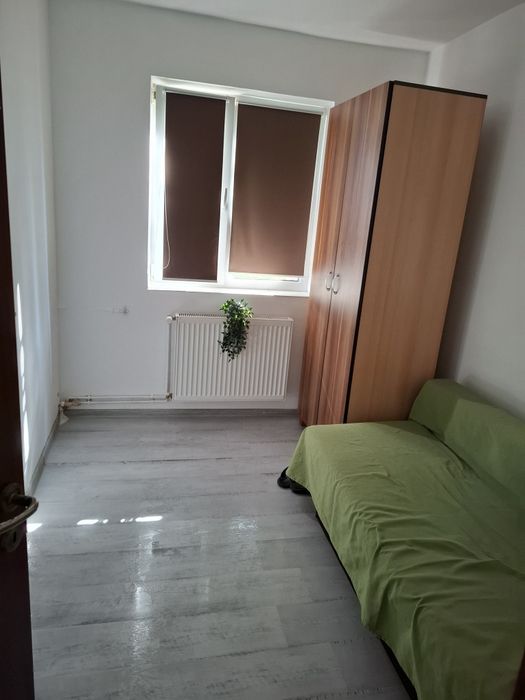 De închiriat apartament cu 3 camere