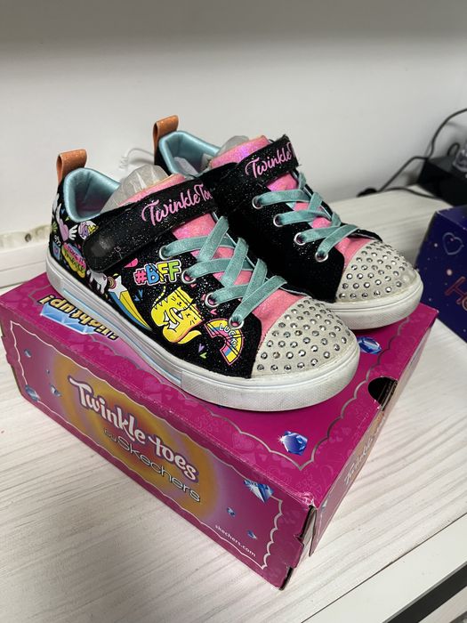 Adidasi skechers nr 34