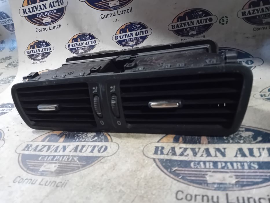 grila centrala fata volkswagen passat b6  2006