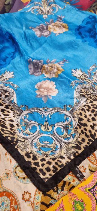 Шёлковые платки.