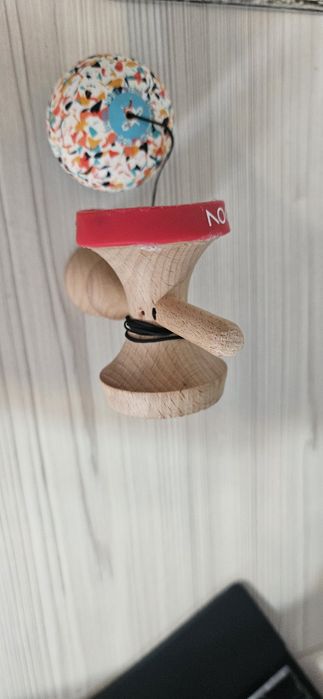 Vând kendama europe