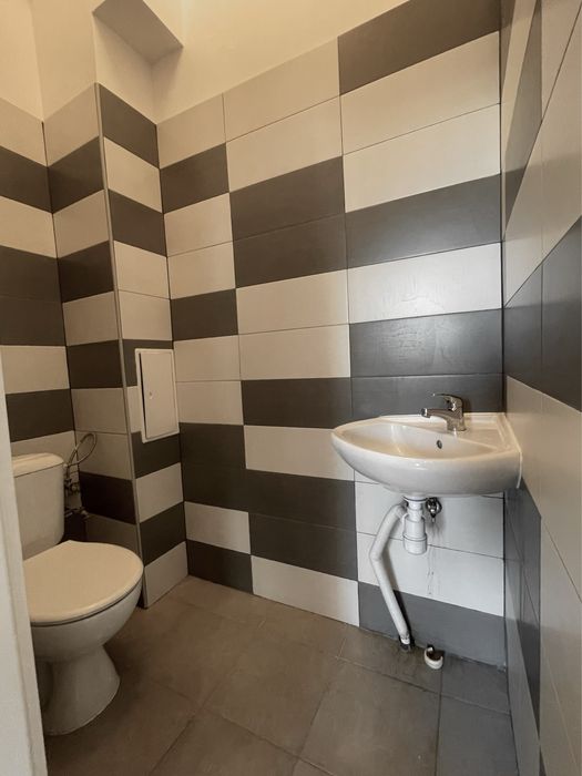 Дава се под наем Офис в София, Витоша - 53 кв.м за 459 € - Снимка #7