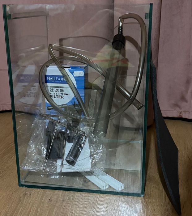 Стъклен аквариум 35х25х25 (22 литра)