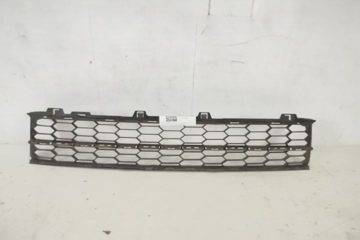 Grila Centrala Inferioara Fata Originala In Stare Buna Skoda Superb 3