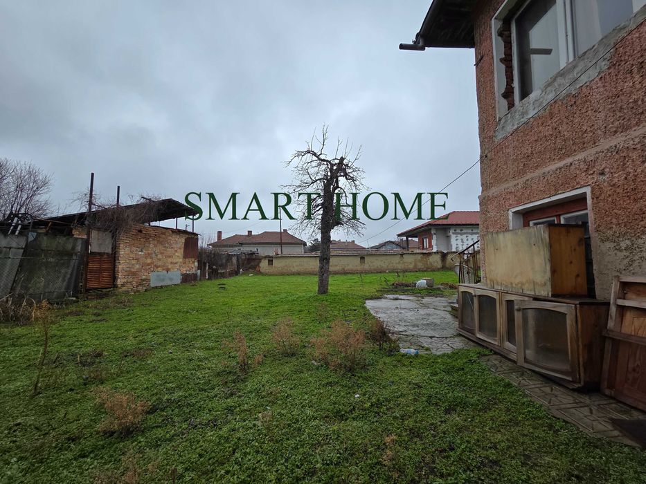 Двуетажна къща в с. Поликраище!