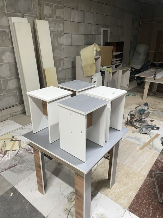 Комплект стол стулья, табуретки