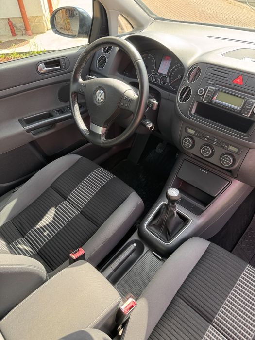 Vând Golf Plus 2009 149.000 km (dețin carvertical)