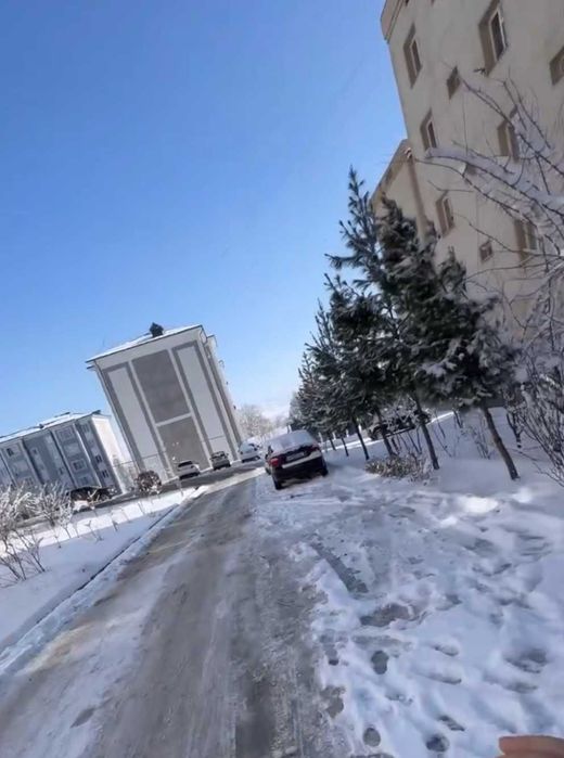 Продается 3-комнатная квартира в Чирчике