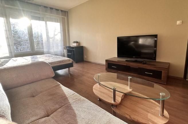 Дава се под наем Двустаен апартамент в София, Люлин 6 - 4052 кв.м за 409 € - Снимка #2