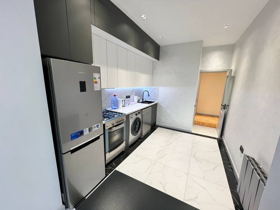 Сдам свою квартиру рядом с Цумом, в квартире всё Новое!!