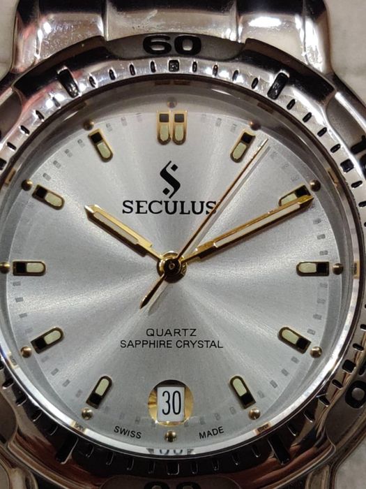 НОВ швейцарски часовник в кутия