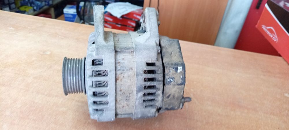 Генератор на Ниссан тиида