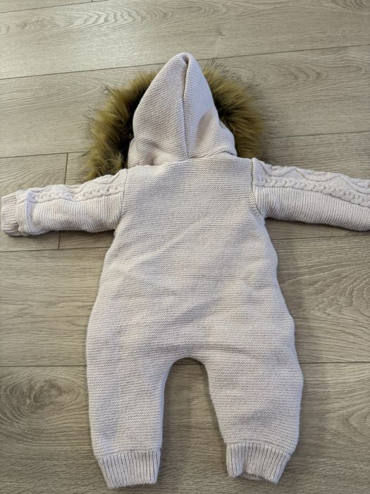 Бебешки плетен гащеризо 6-9м