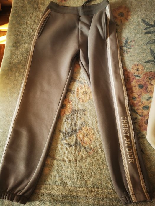 Продам женский костюм