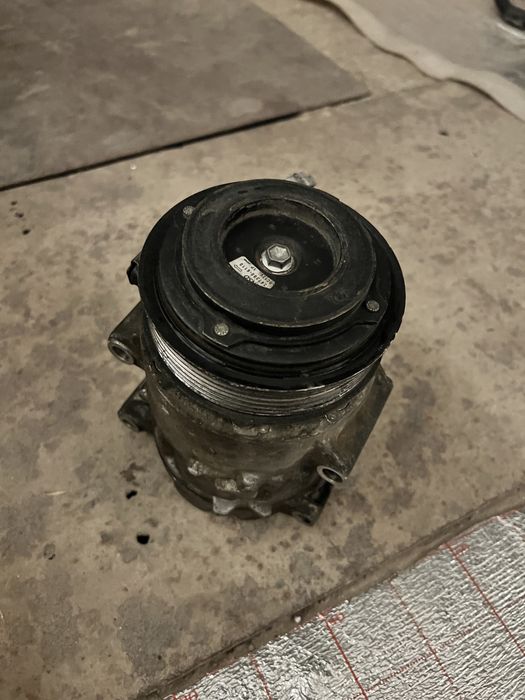 Компрессор кондиционера Toyota Sienna 3.5