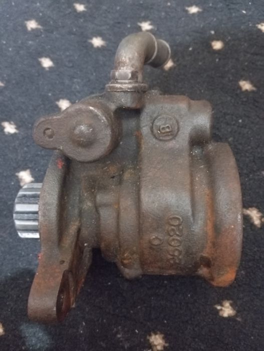 ГУР насос Тойота Ленд Крузер 95