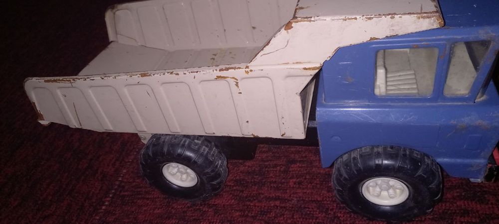 продаю жилезный грузовик советского производства