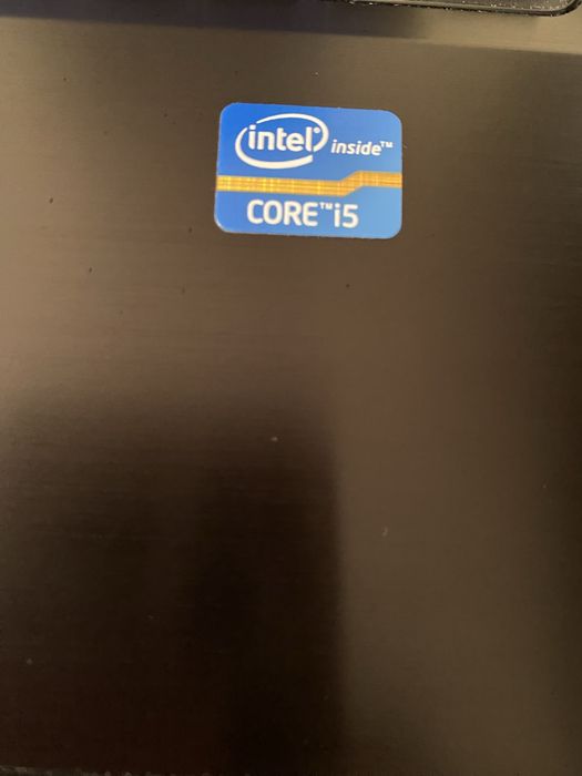 Laptop Lenovo intel core i5,Display 15,6 led,Windows 10 Pro,6gb ram,250gb memorie perfect functional cu incarcator