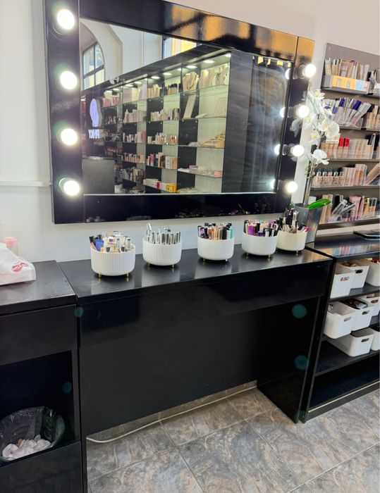 Зеркало визажиста и тумба