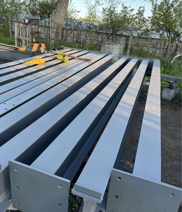 Vand hale si structurii metalice