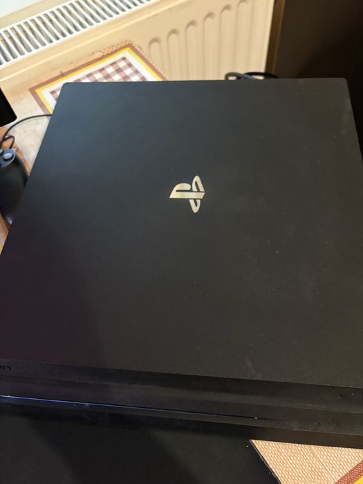 Ps 4 pro + подарък игри