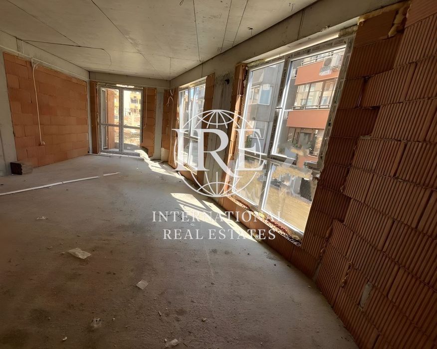 Продава се Двустаен апартамент в Варна, Погреби - 79 кв.м за 1627 €/кв.м - Снимка #1