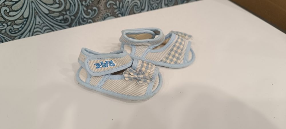 Отдам обувь детскую