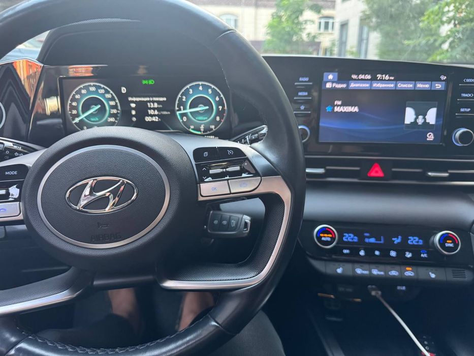 Hyundai Elantra 2022 чистая как новая в отличном состоянии