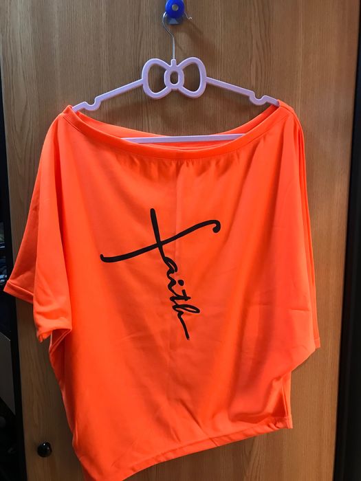 Set tricou + pantaloni scurți portocaliu aprins