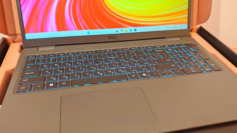 Dell Latitude 3550/Intel Core i5-1335U/16GB RAM/256GB SSD NVMe/Intel Iris Xe Graphics/Windows 11 Pro/ ЧИСТО НОВ, ГАРАНЦИЯ до 2028 год.