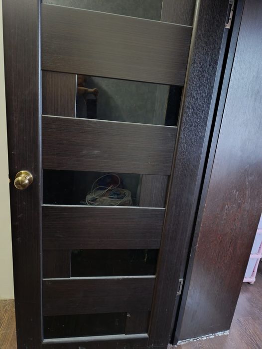 Продам двери межкомнатные б/у