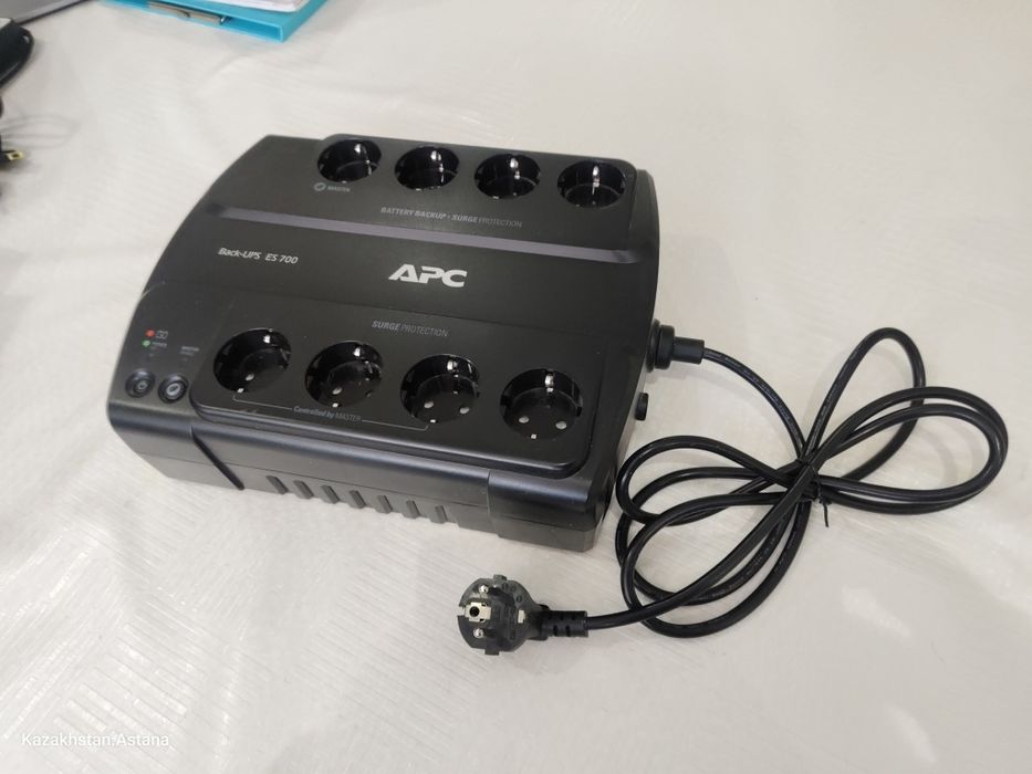 Источник бесперебойного питания АРС Back Up ES 700
