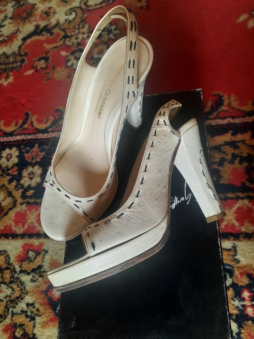 Продам туфли-босоножки